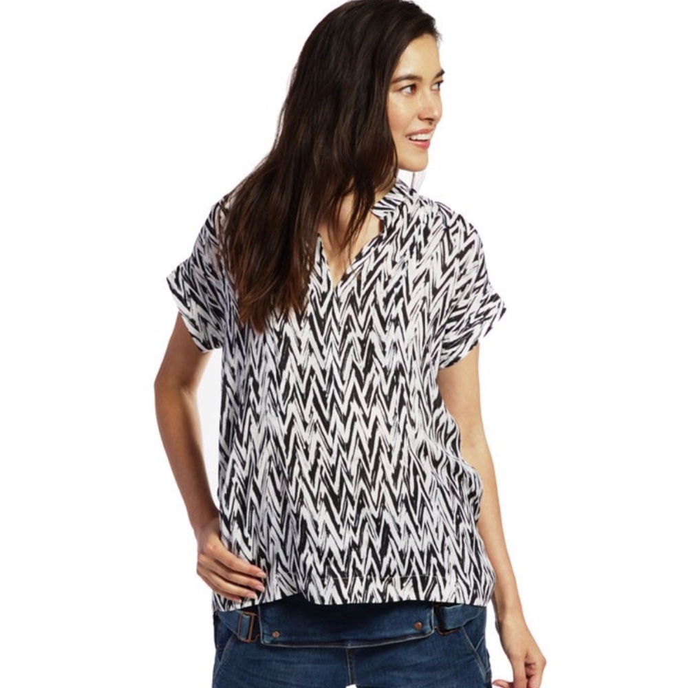 Loyal Hana maternity/nursing shirt with hidden zippers XS
